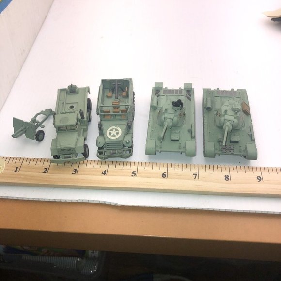Vintage Airfix Model WWII US Army Vehicles 5 Piece Lot Missing Winch For Truck - Picture 4 of 5